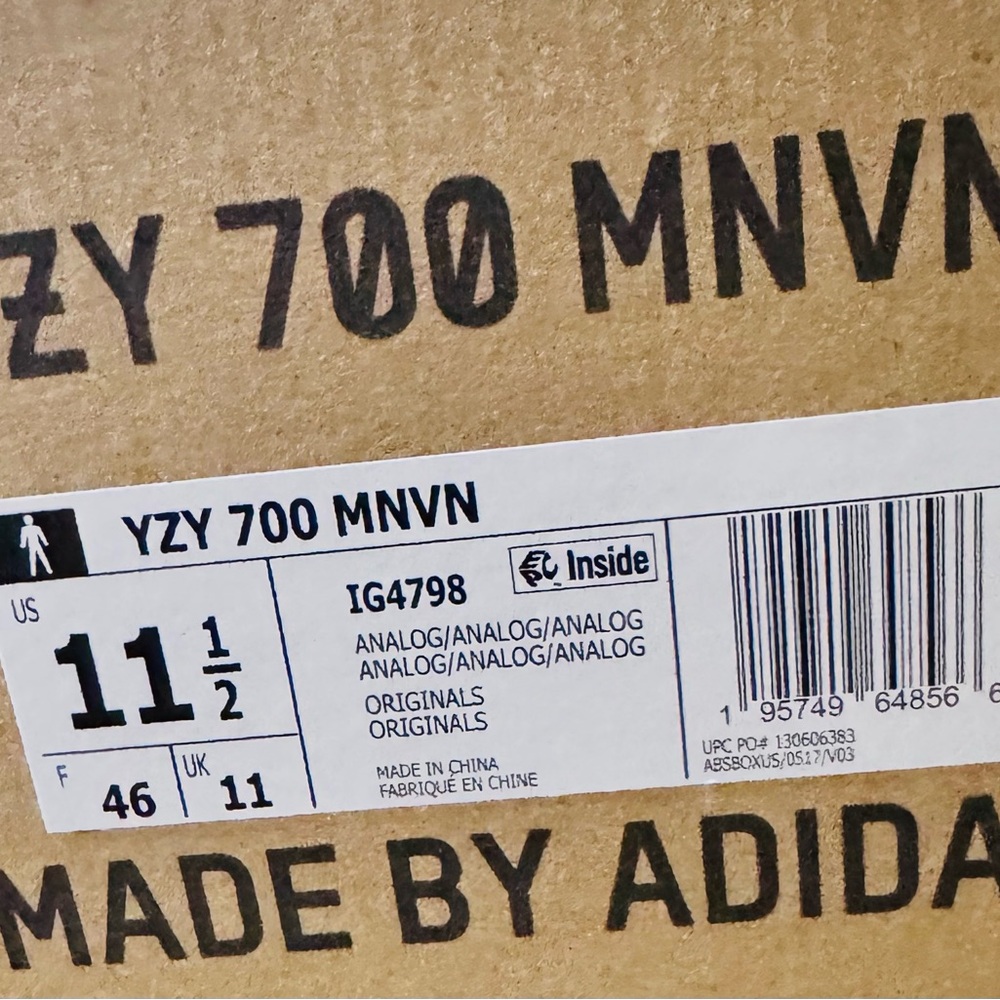 Yeezy Athletic Shoes in Gray and Cream - Picture 9 of 9